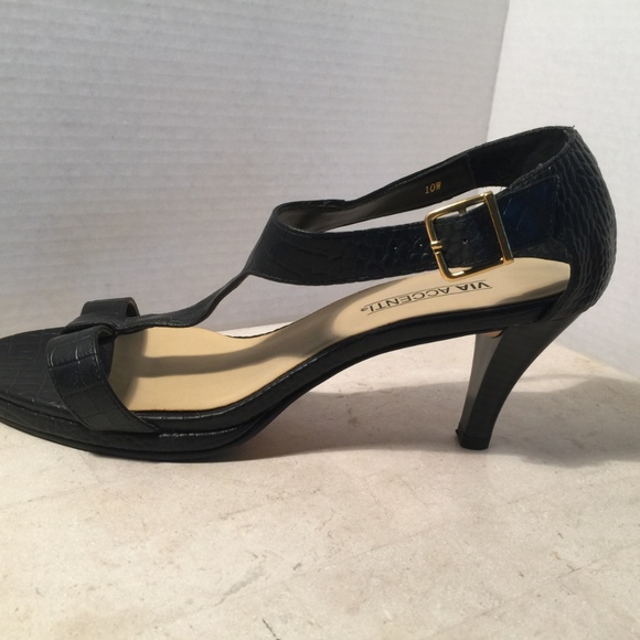 Via Accenti T-Strap Heels - Picture 2 of 2